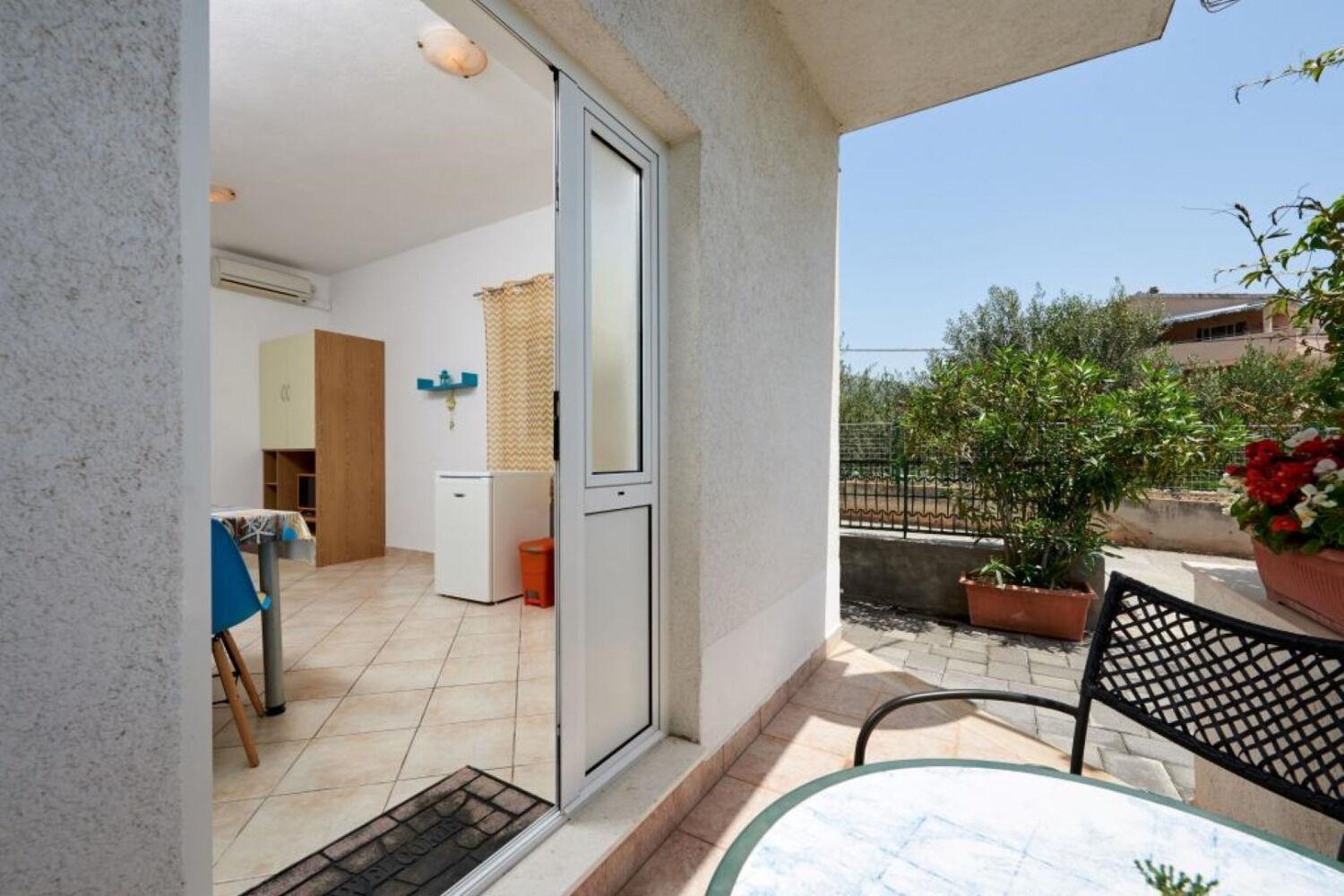 Mare - 30 M From Pebble Apartamento Seget Vranjica
