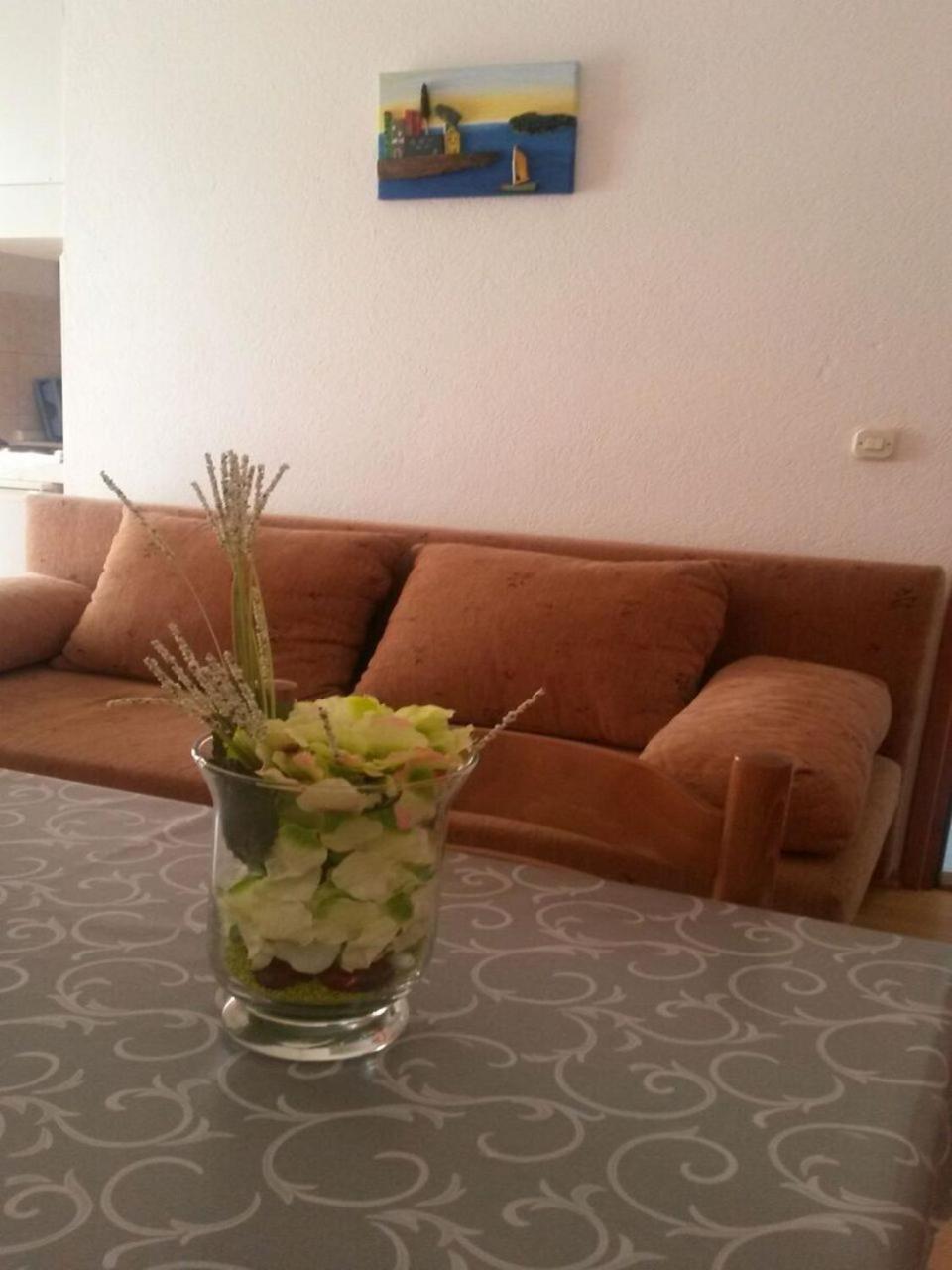 Mare - 30 M From Pebble Seget Vranjica