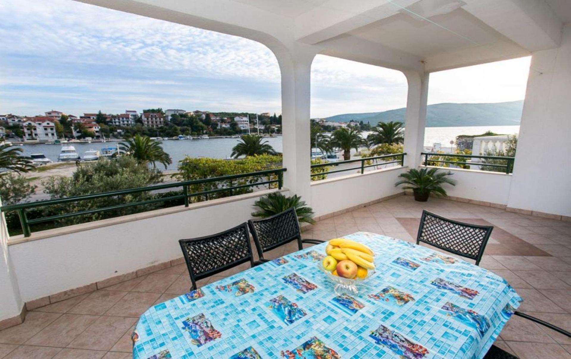 Mare - 30 M From Pebble Apartamento *