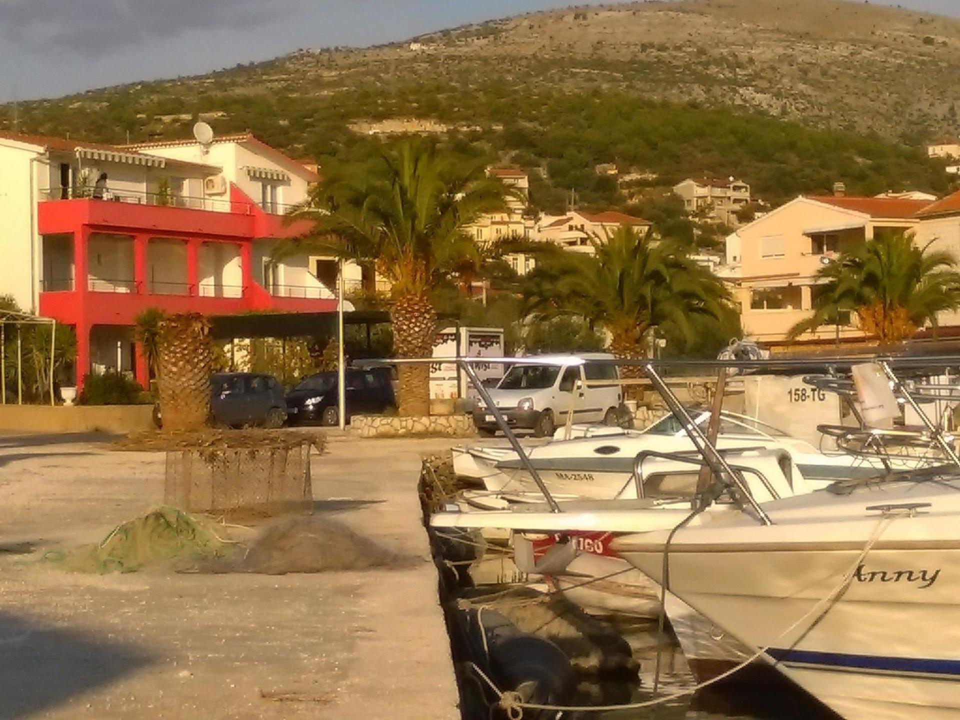 Mare - 30 M From Pebble Apartamento Seget Vranjica